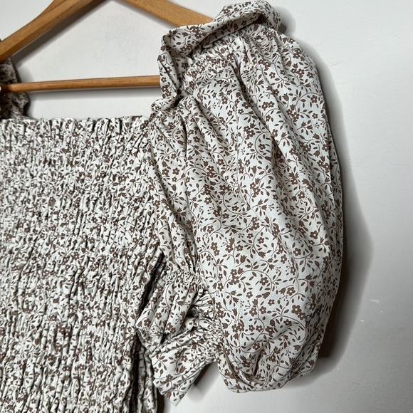 THE FEMM Cleo brown floral puff sleeve smocked mini dress NWT - Picture 4 of 8